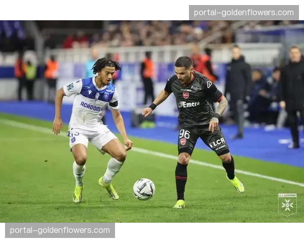 欧塞尔2-1逆转洛里昂，下半场控球率下降反而激发更多进攻机会